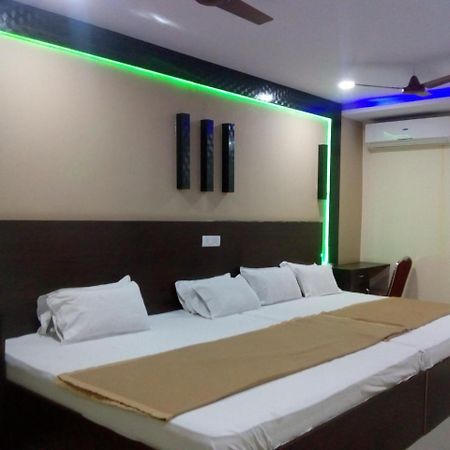 Divya Lodge Hyderabad Exterior foto