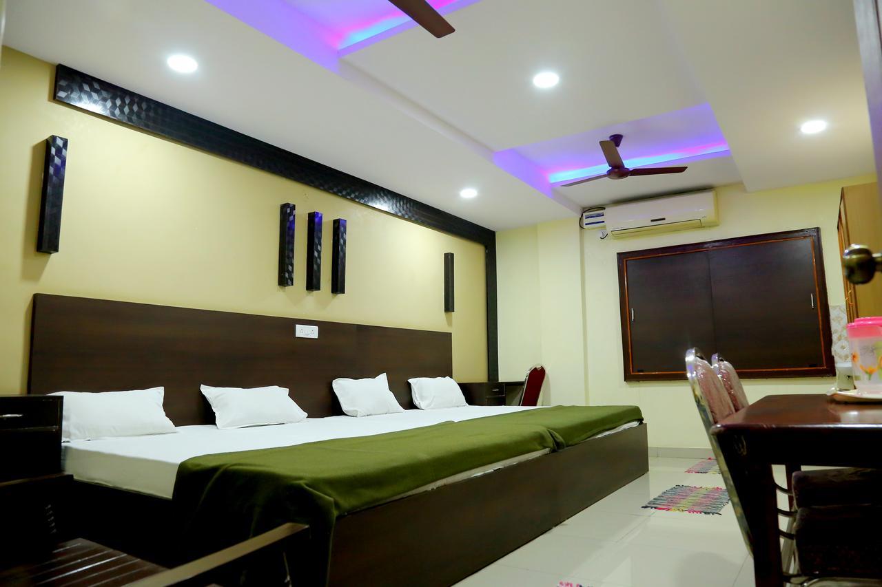 Divya Lodge Hyderabad Exterior foto