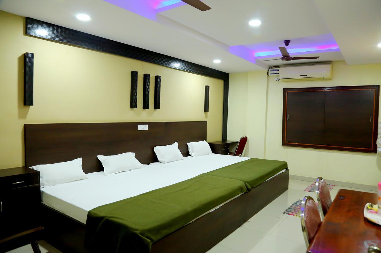Divya Lodge Hyderabad Exterior foto