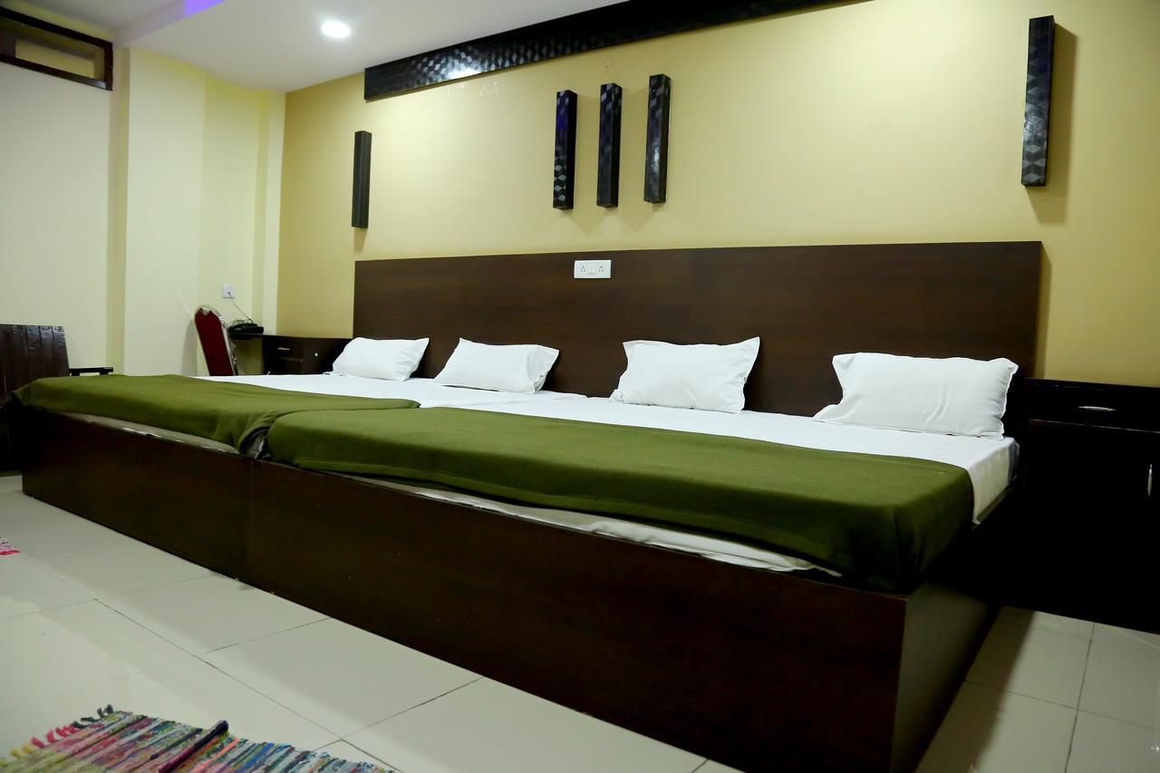 Divya Lodge Hyderabad Exterior foto
