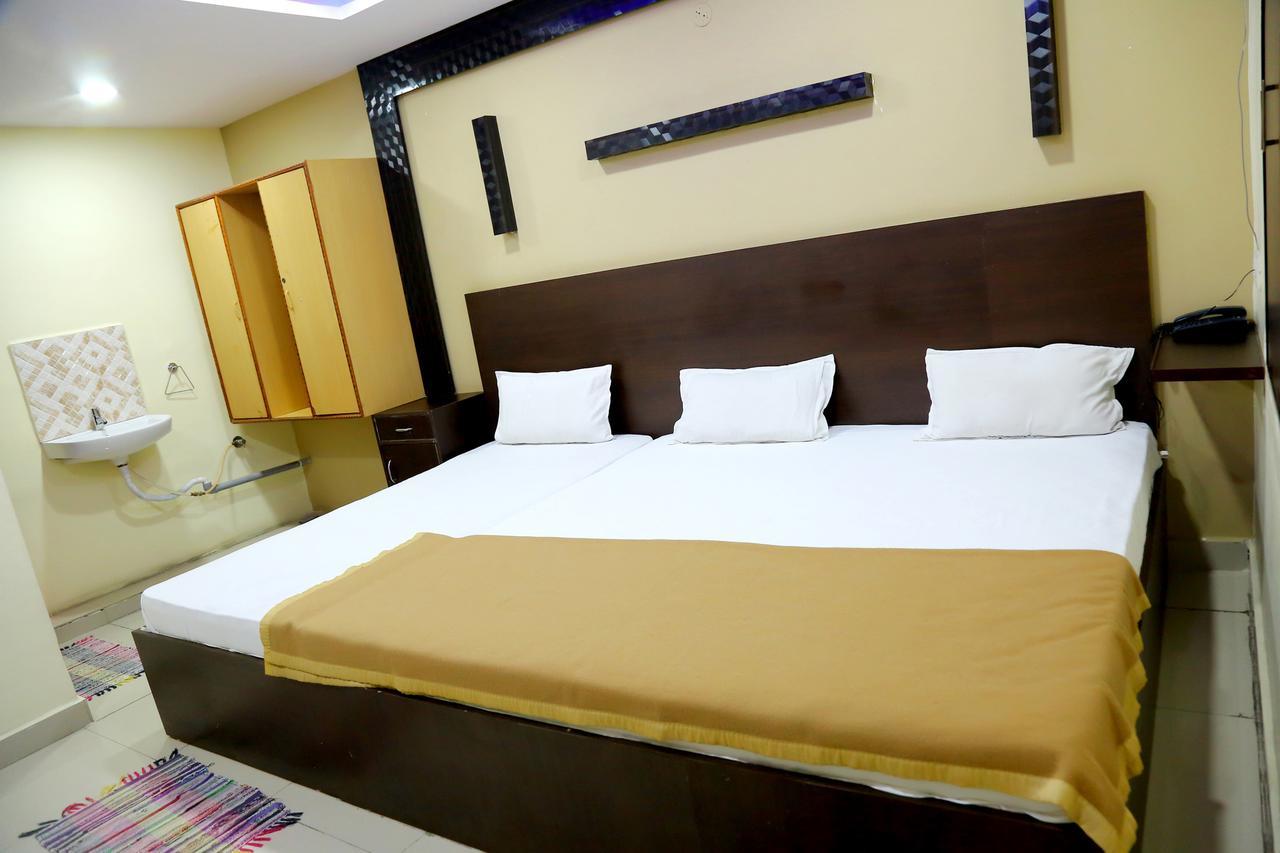 Divya Lodge Hyderabad Exterior foto