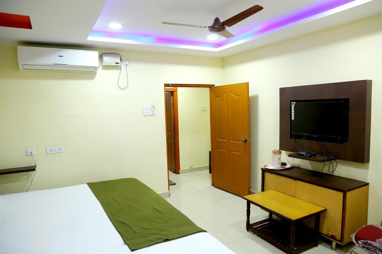 Divya Lodge Hyderabad Exterior foto