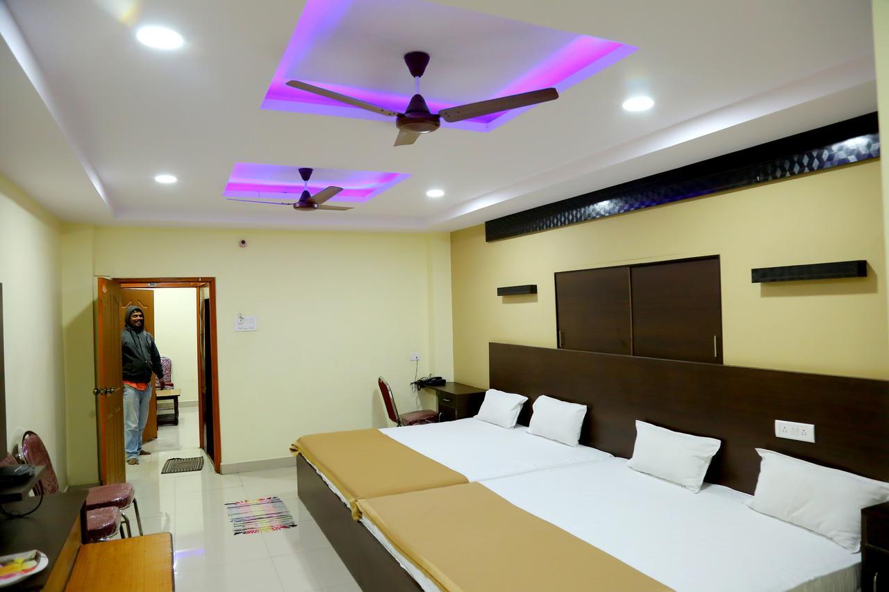 Divya Lodge Hyderabad Exterior foto