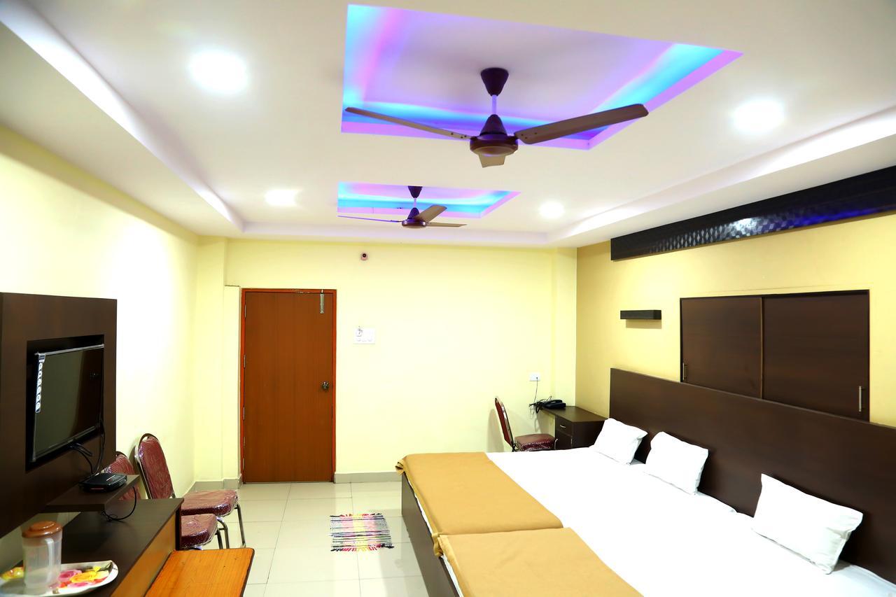 Divya Lodge Hyderabad Exterior foto