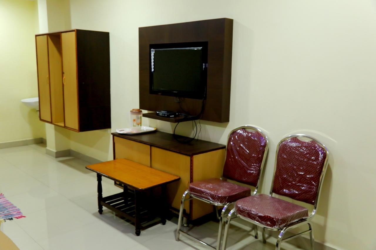 Divya Lodge Hyderabad Exterior foto