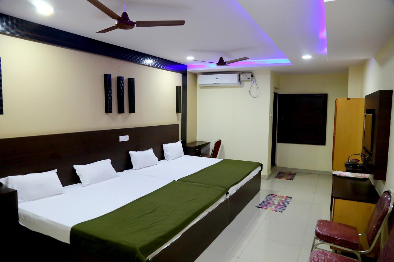 Divya Lodge Hyderabad Exterior foto