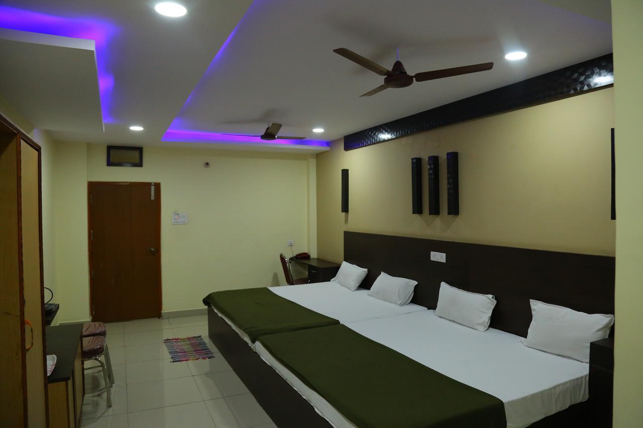 Divya Lodge Hyderabad Exterior foto