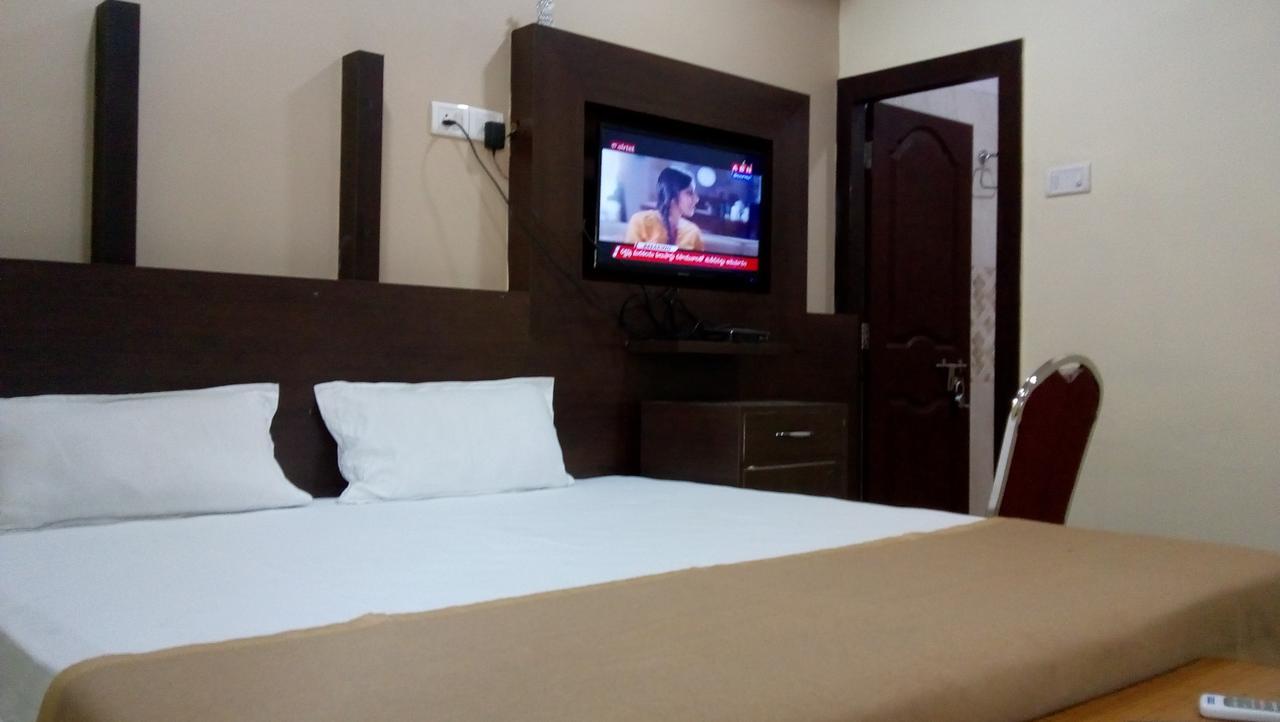 Divya Lodge Hyderabad Exterior foto